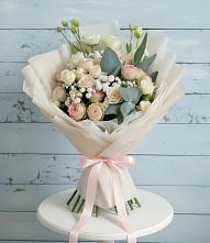 Букет цветов из:  Розы и Лизиантусы в Сармаково
