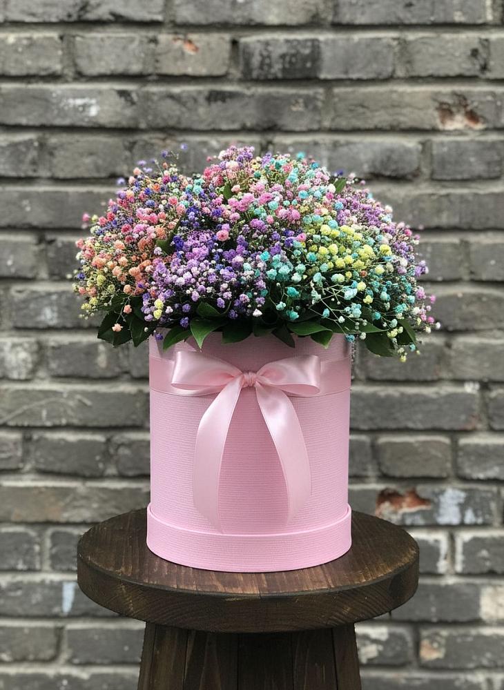 Цветочная композиция из Гипсофила и Розы в шляпной коробке в Сармаково