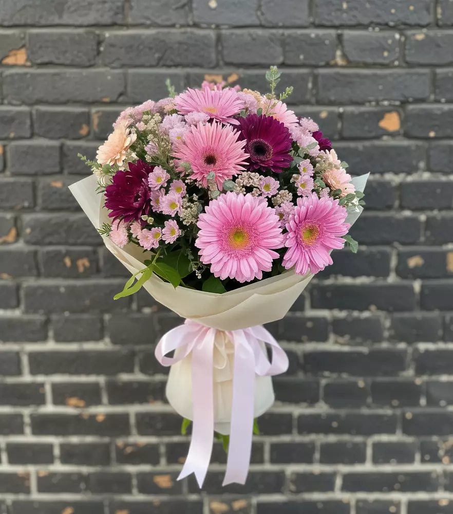 Букет цветов из: Герберы и Хризантемы в Сармаково