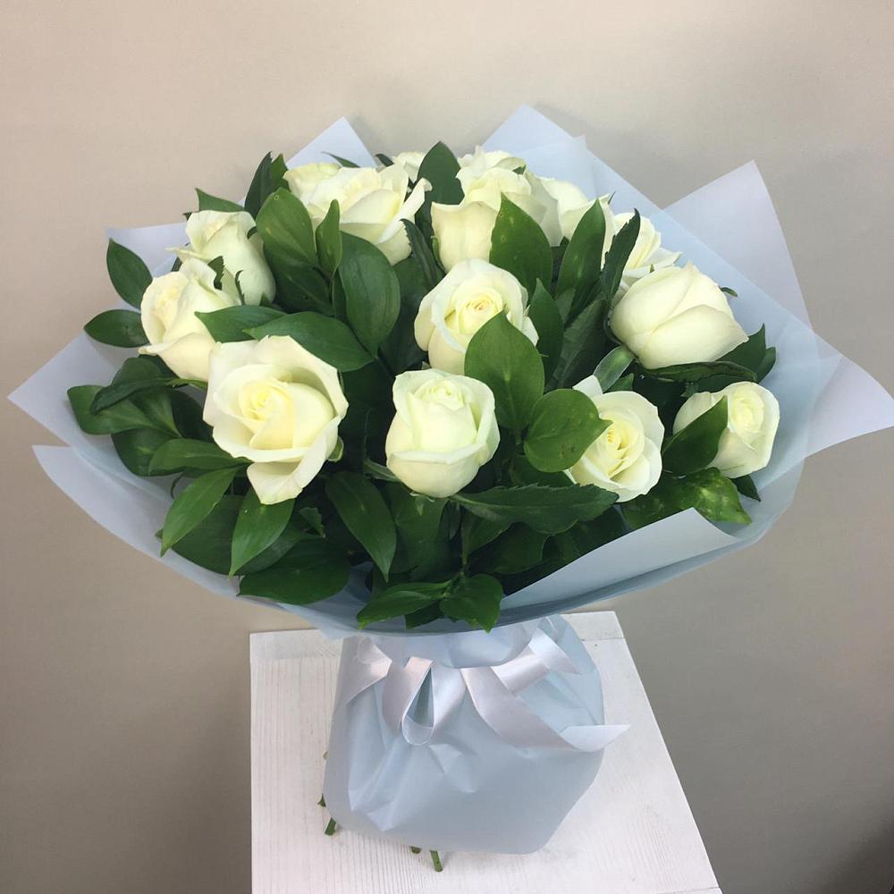 Букет 15 Белых роз Проуд в Сармаково