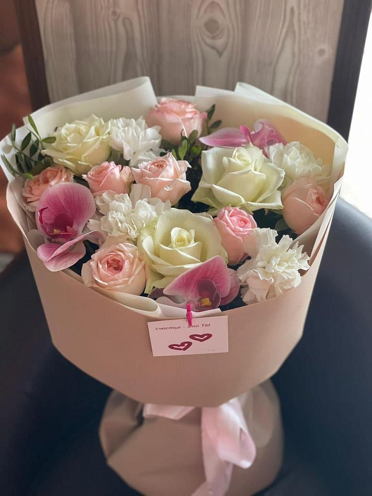 Букет цветов из: Орхидеи, Розы и Гвоздики в Сармаково