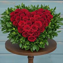 Цветочная композиция из Розы в виде сердца в Сармаково