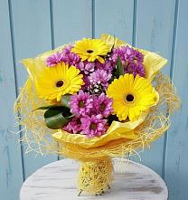 Букет цветов из:  Хризантемы и Герберы в Сармаково