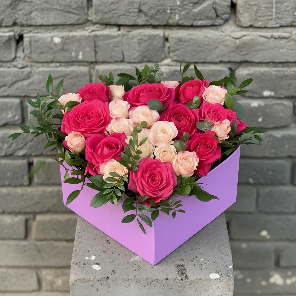Цветочная композиция из Розы в коробке в Сармаково