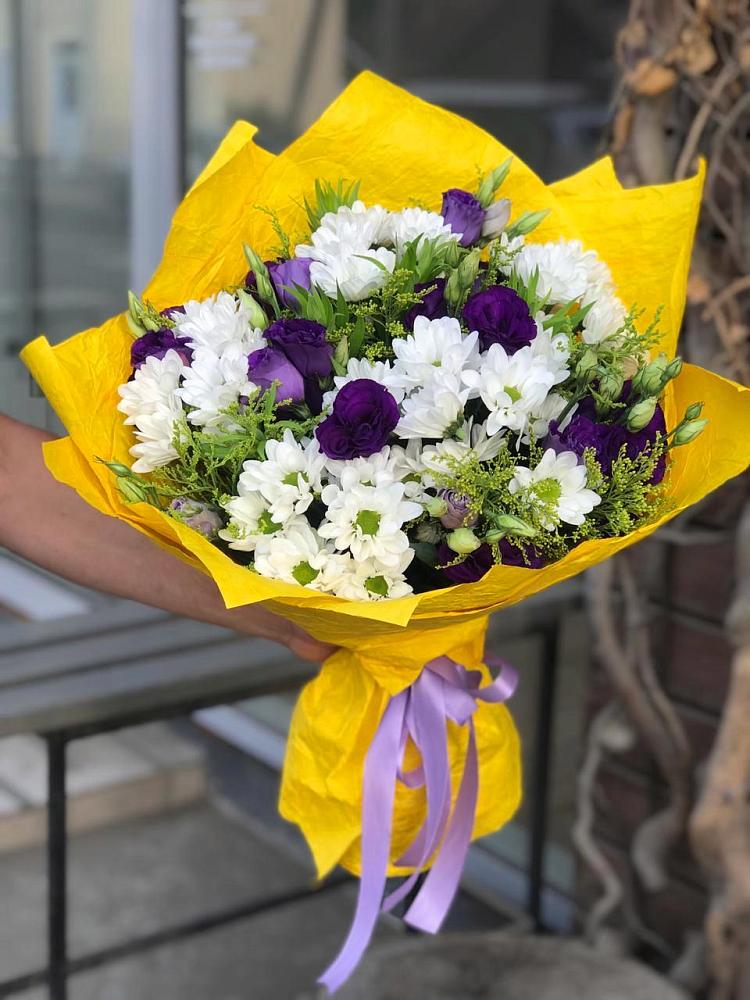 Букет цветов из: Ирисы, Хризантемы и Ромашки в Сармаково