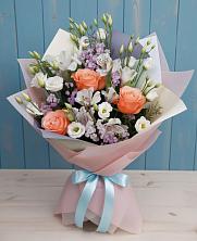 Букет цветов из:  Лизиантусы, Розы, Альстромерии и Гипсофила в Сармаково