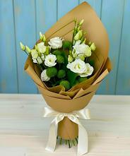 Букет цветов из:  Хризантемы и Лизиантусы в Сармаково