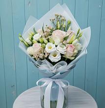 Букет цветов из:  Розы и Лизиантусы в Сармаково
