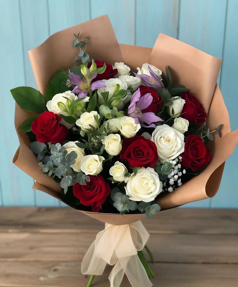 Букет цветов из: Розы и Альстромерии в Сармаково