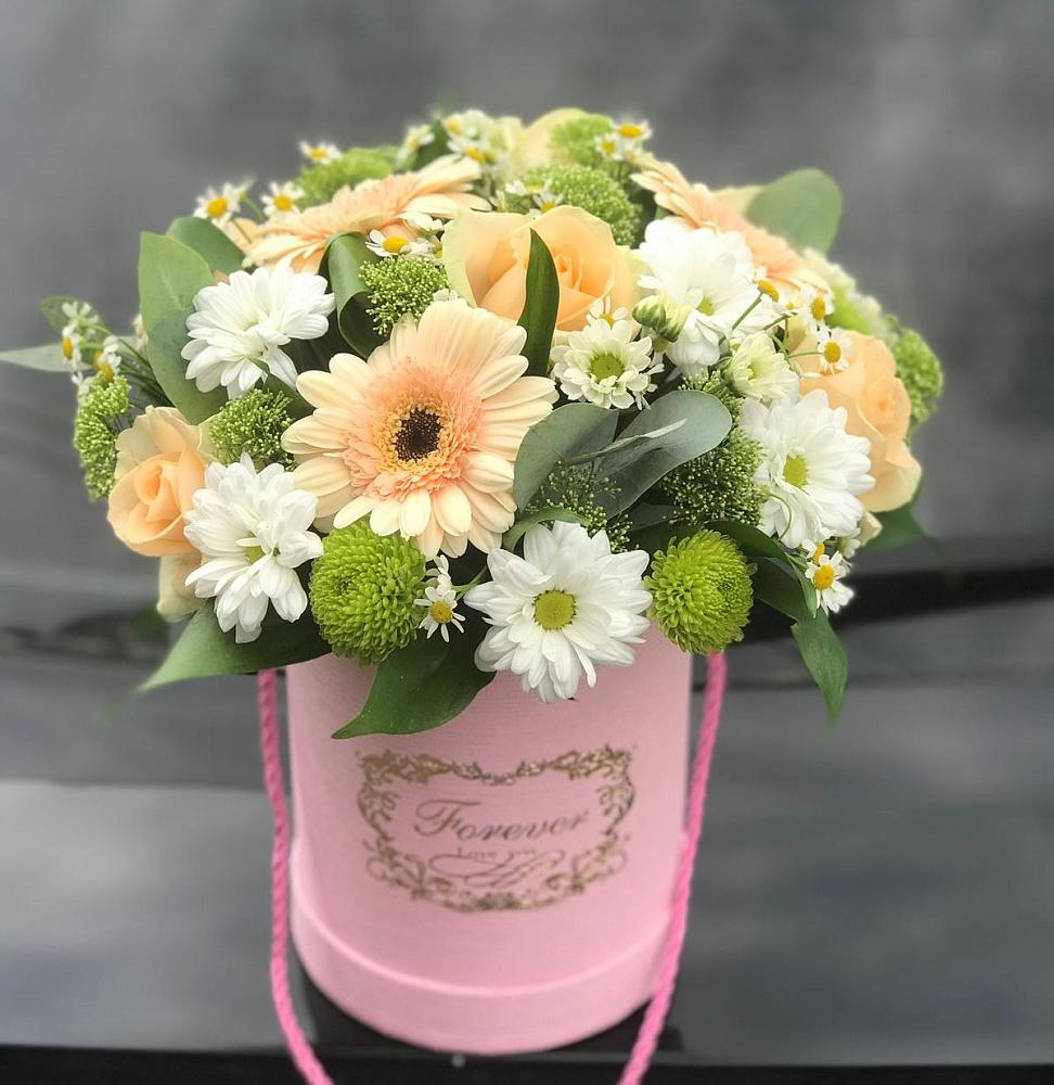 Цветочная композиция из Розы, Герберы и Хризантемы в шляпной коробке в Сармаково