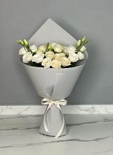 Букет цветов из:  Розы и Лизиантусы в Сармаково